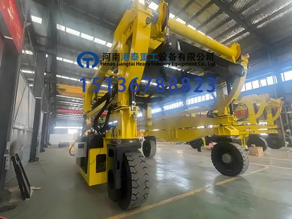 轮胎式集装箱跨运车如何突破港口作业效率瓶颈